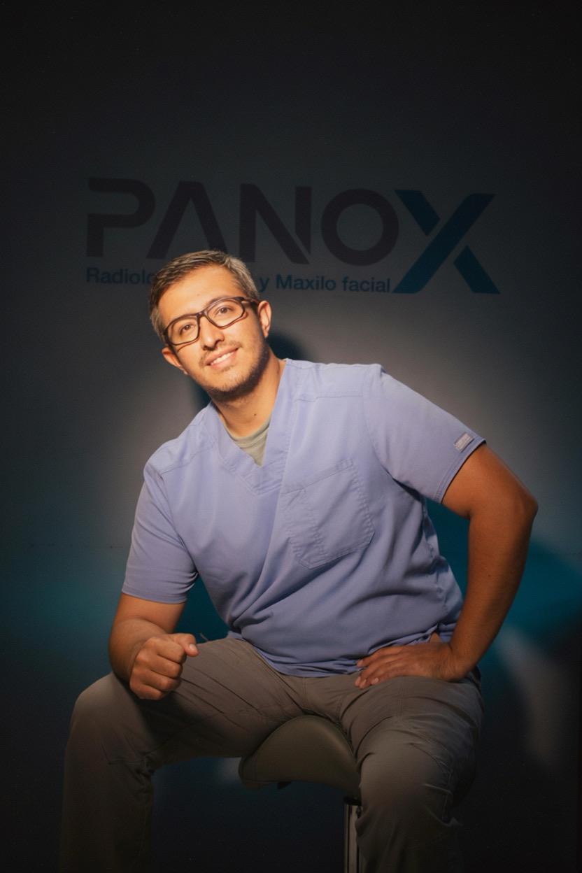 Dr. Roberto Abraham Ramírez Ávila — Cirujano Oral y Maxilofacial